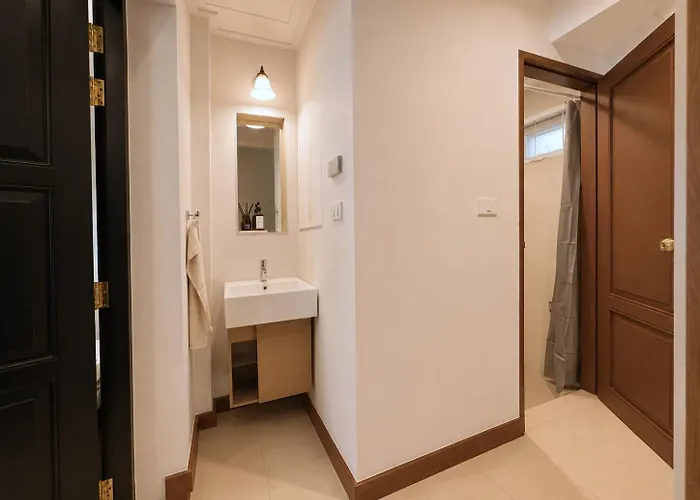 Velin Chinatown - Entire House With 2 Bedrooms 펜션 방콕